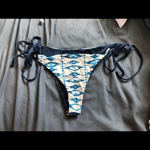 FRANKIE’S BIKINI BOTTOM STYLE SHIBORI